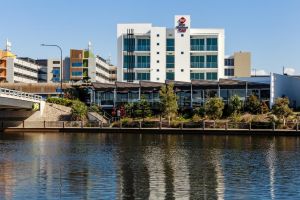 BEST WESTERN PLUS Lake Kawana Hotel - Accommodation Brisbane